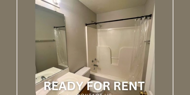 29 S. Camelot-Hall Bathroom